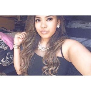 Meet your Posher, Cassandra